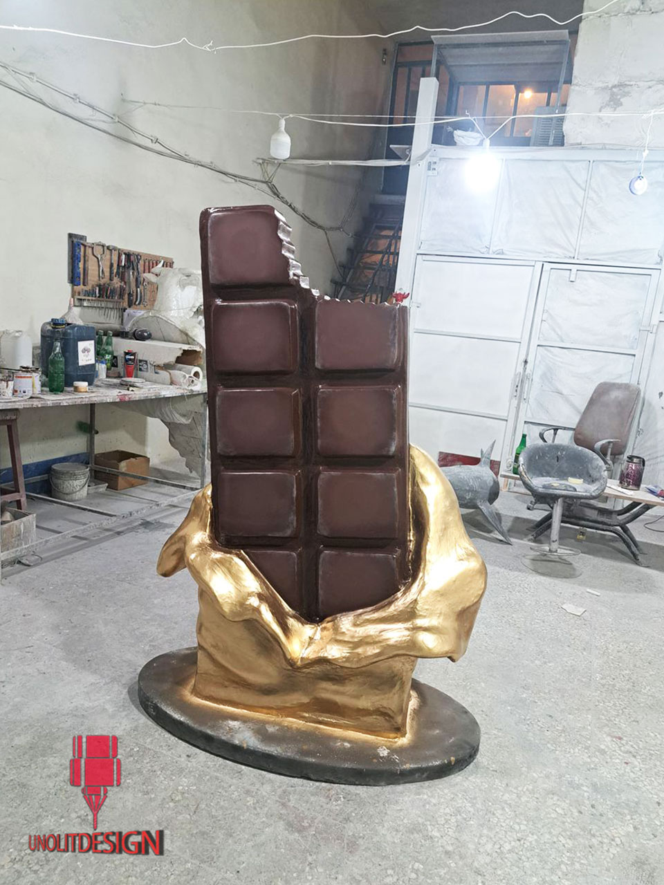 ماکت-شکلات-غول-پیکر