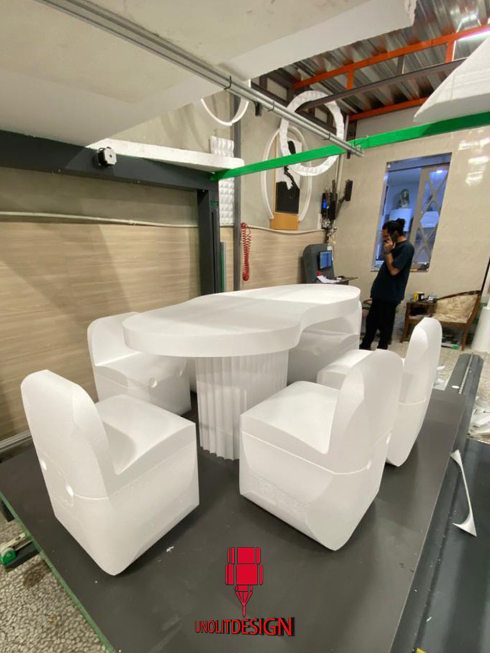 میز-صندلی-یونولیتی